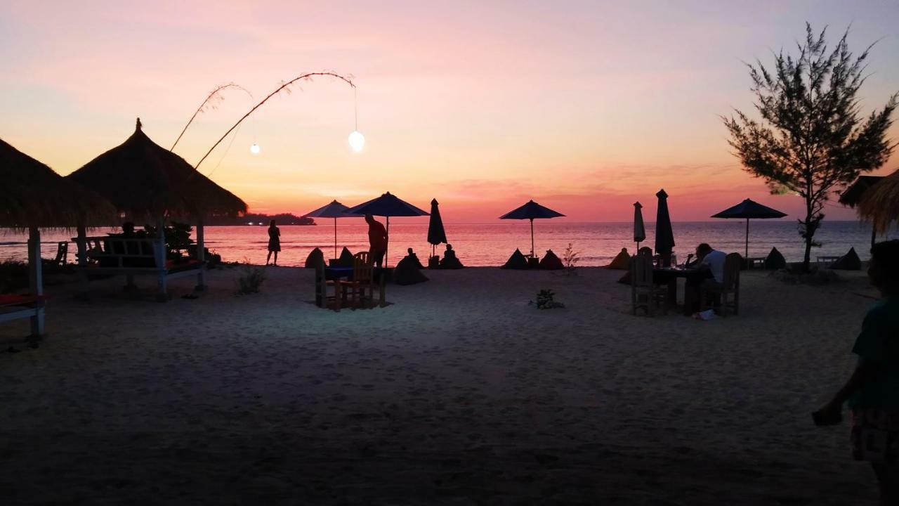 Sunset Beach Bungalow Gili Meno Εξωτερικό φωτογραφία